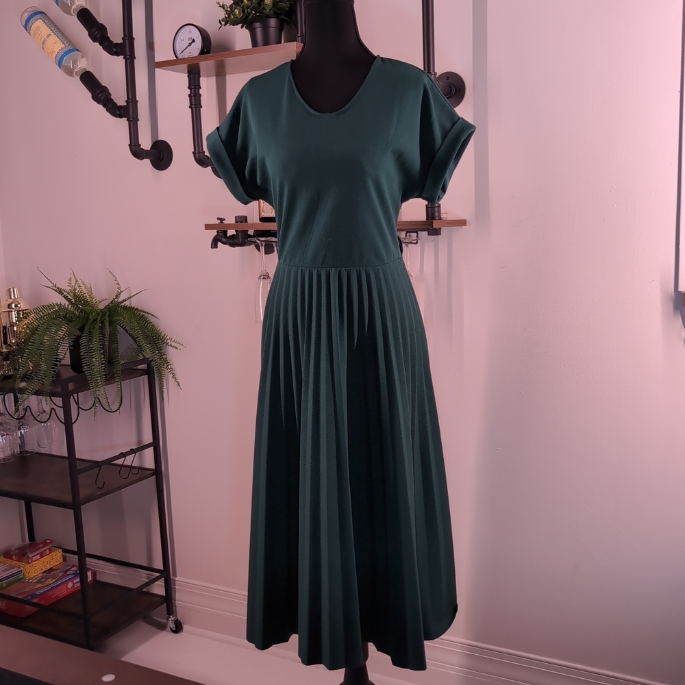 Elegant Elizabeth & Nicole Pleated Midi Dress in Forest Green. Office